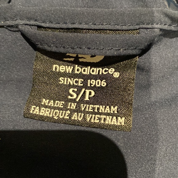 New Balance Light Jacket - Picture 3 of 7